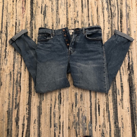 High-Rise Knee-Slit Mom Jeans - Picture 7 of 8